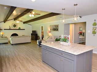 310 Enchanted Dr, Enchanted Oaks, TX 75156
