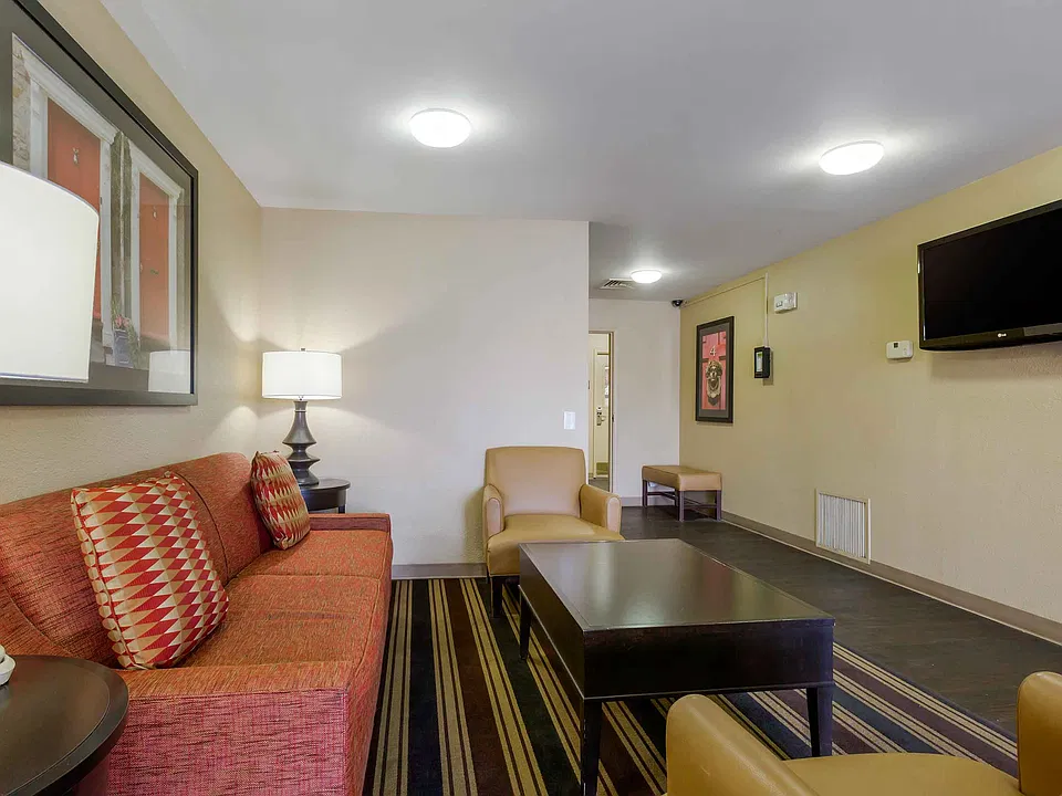 Lobby and Guest Check-in