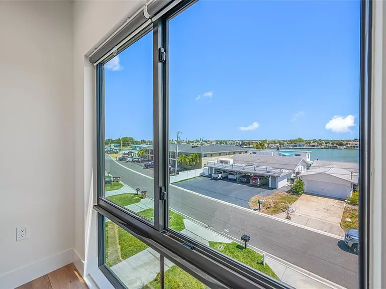 2200 Bay Blvd #A — Photo 42