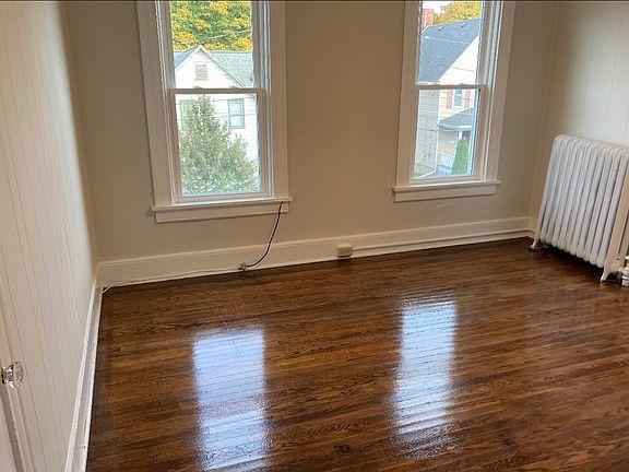 4th image of 82 Brook St #2