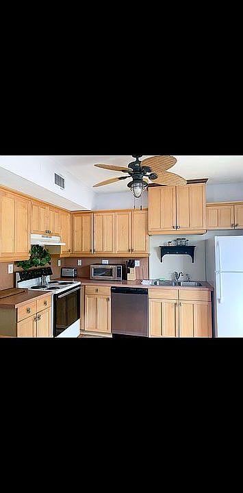 1st image of 434 NE 7th Ave APT 2