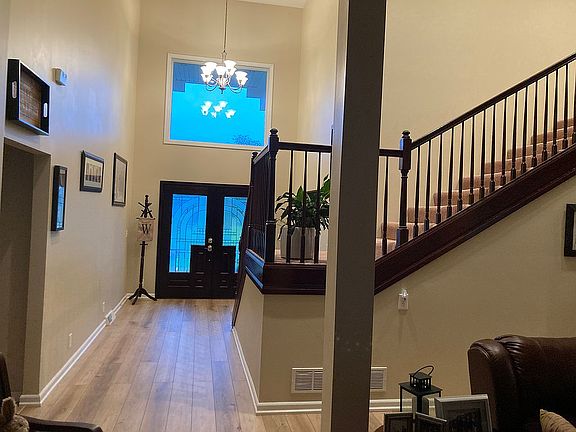 4th image of 105 Stratford Dr