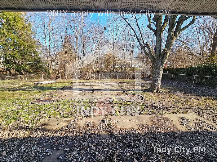 3 bed, 1.0 bath, 1212 sqft, $1,500 — Photo 3