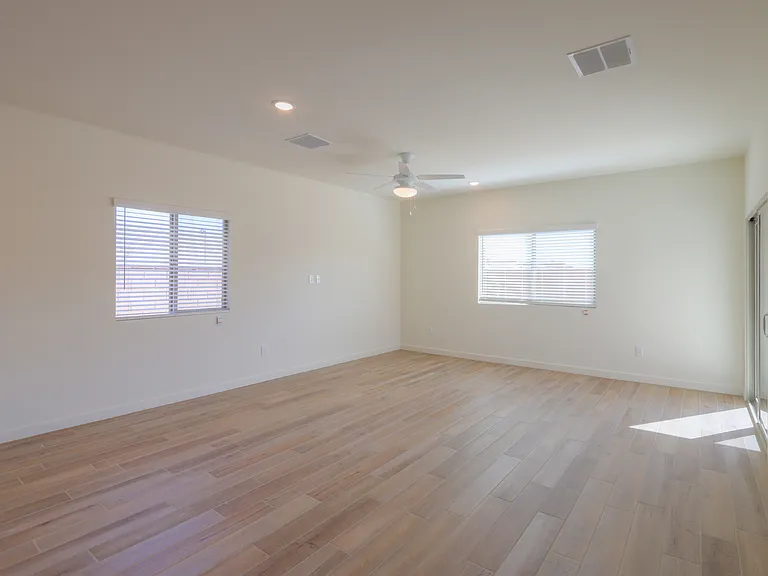 40285 W Chambers Ave — Photo 21