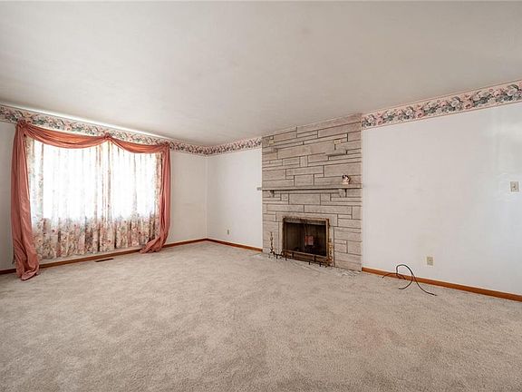 5th image of 1740 E Hamblen Dr