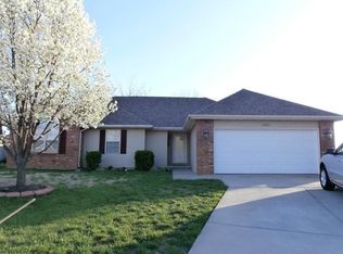 2885 S Quail Ave, Springfield, MO 65807