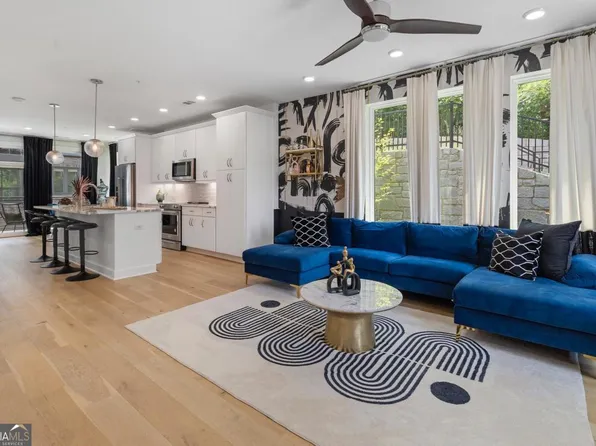 371 Pratt Dr SE #207, Atlanta, GA 30315