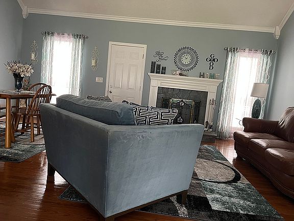 4th image of 4844 Hunt Club Dr