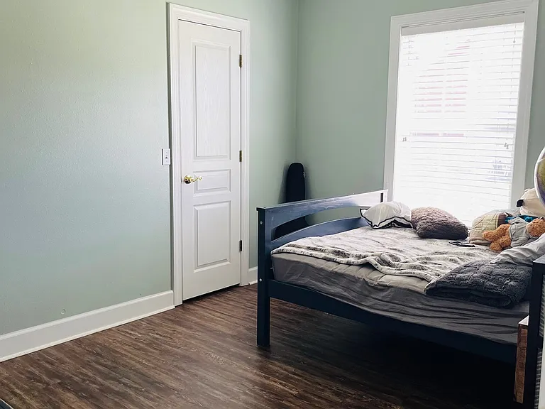 504 Eton Dr — Photo 13