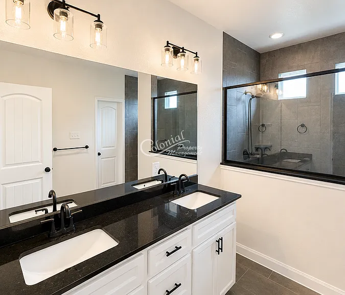 2089 Mercer St — Photo 9