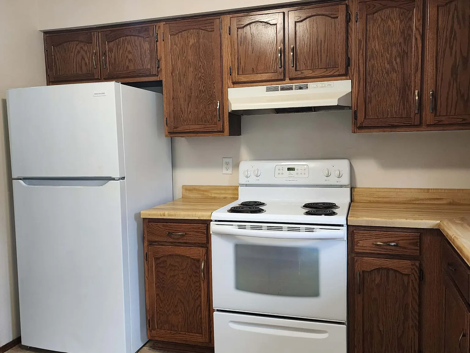 2 bed, $885 — Photo 3