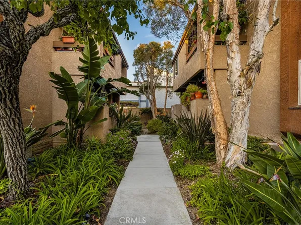 16927 Bluewater Ln, Huntington Beach, CA 92649