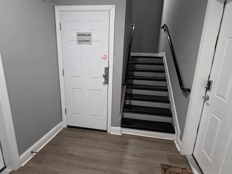 327 Hamilton Ave #302 — Photo 3