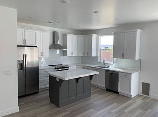 1495 E Dihedral Dr, Saint George, UT 84790