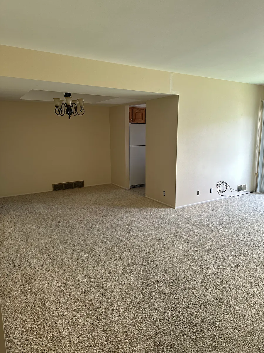 Building Photo - 5828 S Waterbury Way