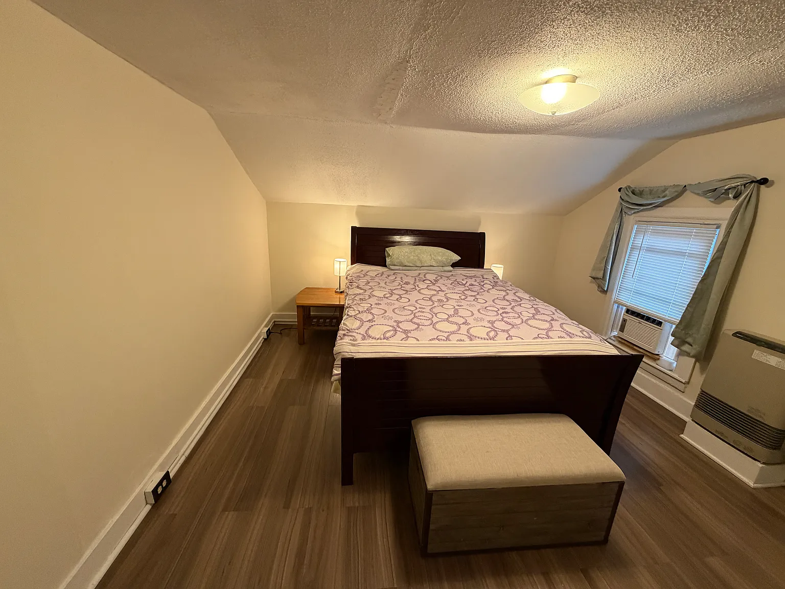 2 bed, 900 sqft, $1,500 — Photo 2