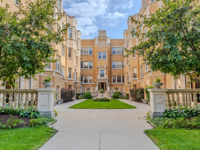 241 Washington Blvd #G, Oak Park, IL, 60302