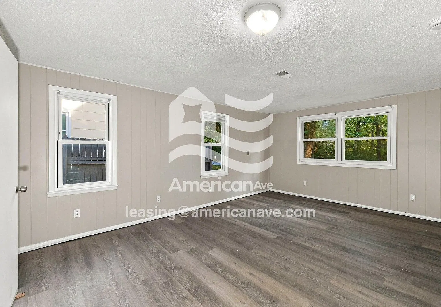 3 bed, 1.0 bath, 1032 sqft, $1,397 — Photo 2