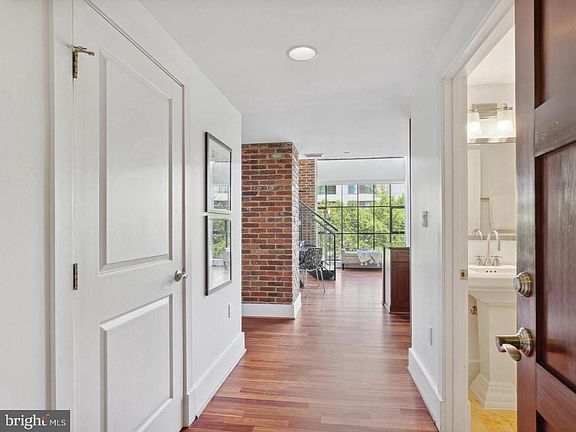 3rd image of 1600 Clarendon Blvd #W309