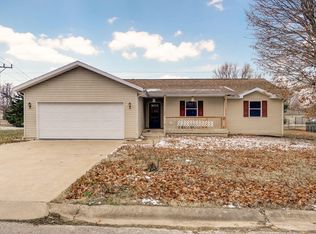 917 King St, Mount Vernon, MO 65712