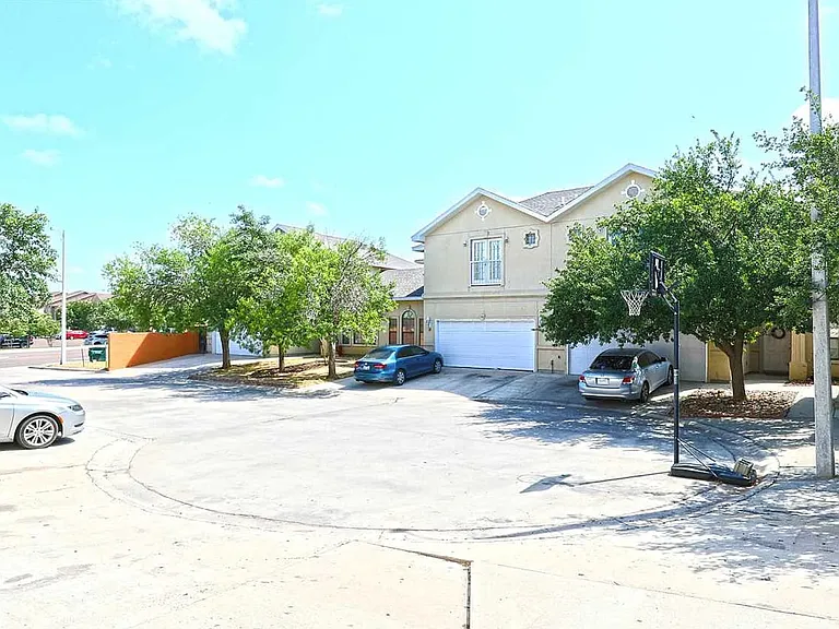 411 Shiloh Dr — Photo 17