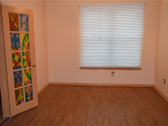 4th image of 2724 Scarborough Dr