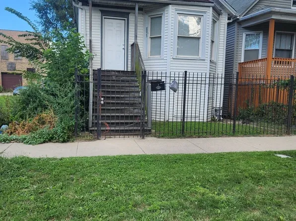 8825 S Exchange Ave, Chicago, IL 60617