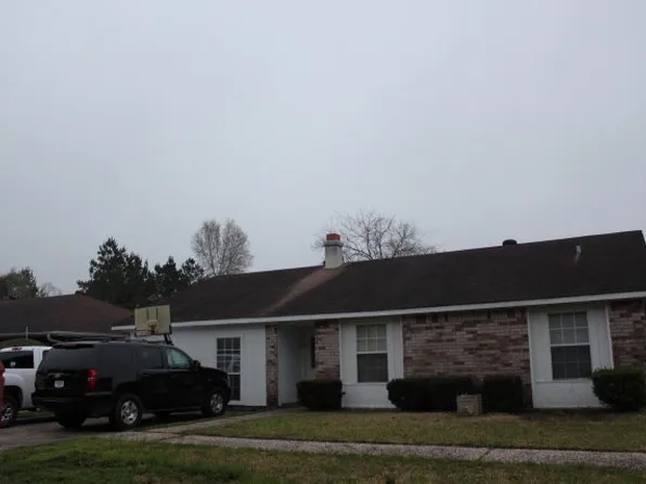5785 Sunbird Ln, Beaumont, TX 77708