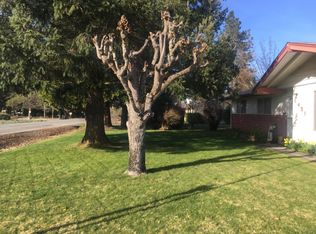 1451 Raydean Dr, Grants Pass, OR 97527