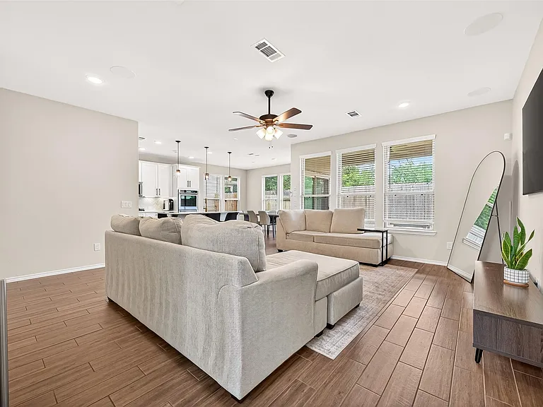 5134 Aedan Oak St — Photo 9