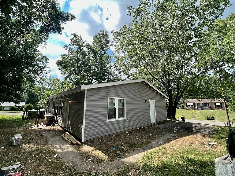 1100 Savannah Dr — Photo 17