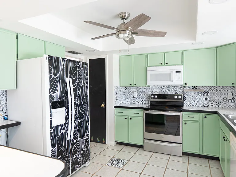 143 Rotonda Cir — Photo 8