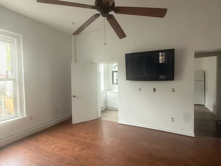 80 Plenty St #1 — Photo 2