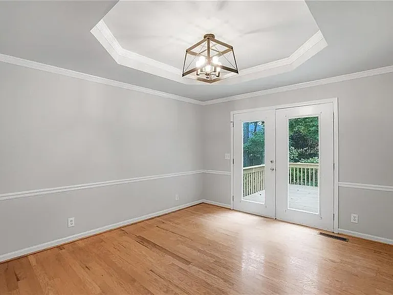 13 Bedford Rdg NW — Photo 6