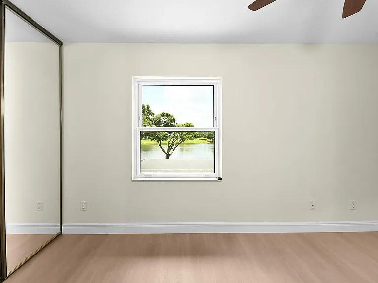 2442 SW Danbury Ln — Photo 26