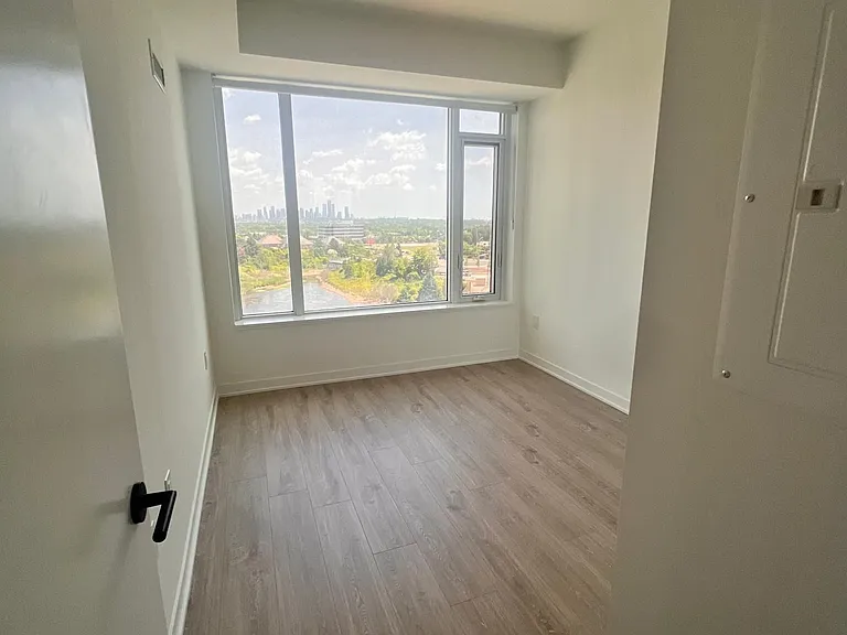 2495 Eglinton Ave W #602 — Photo 17