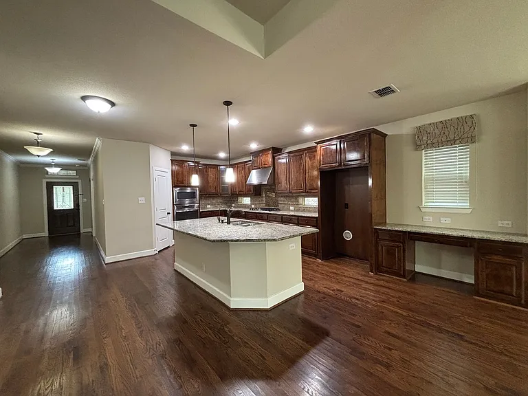 2908 N Umberland Dr — Photo 12