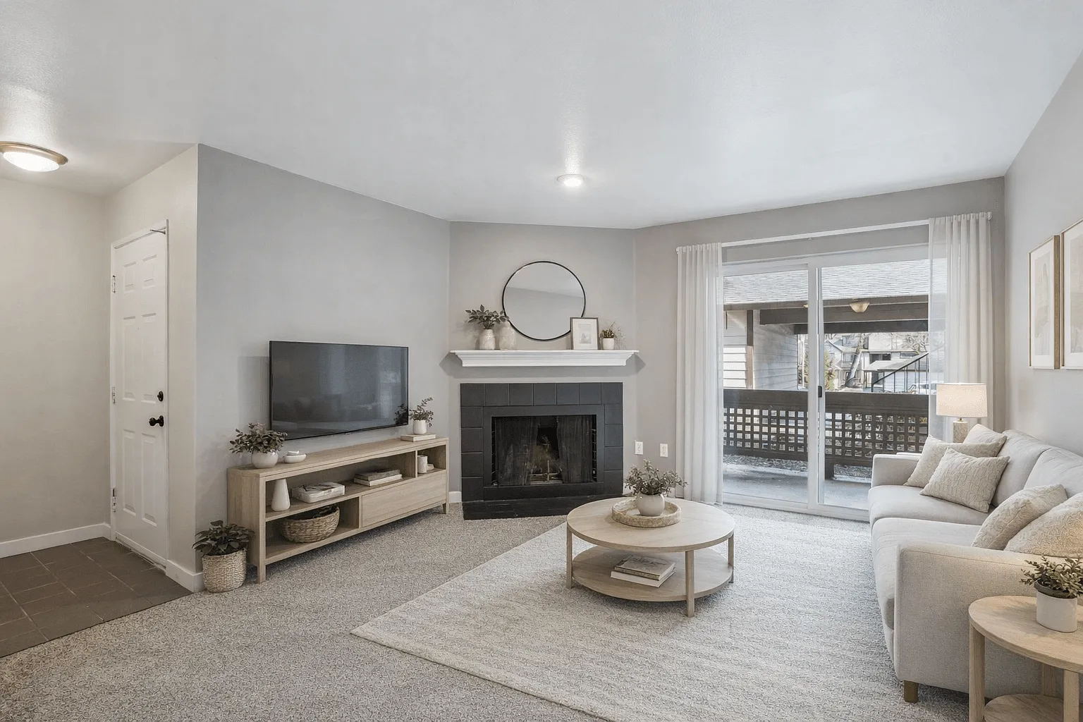 Stratford Apartments — Photo 1