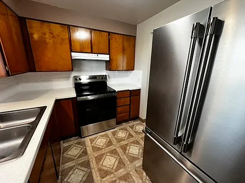 468 NE 6th Ave — Photo 3