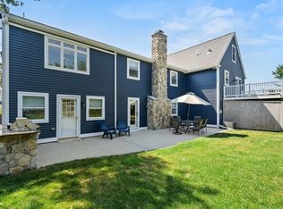 886 Methuen St, Dracut, MA 01826