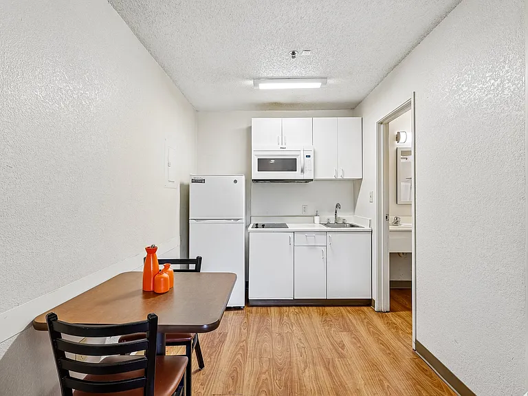 11457 Chester Rd — Photo 27