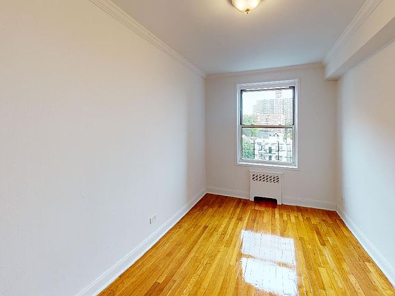 4th image of 299 Saint Marks Pl #9