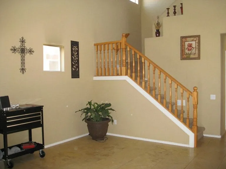 9138 W Cypress St — Photo 2