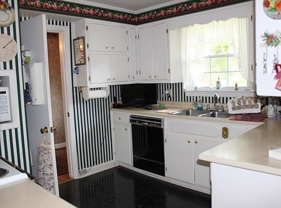 4th image of 714 Logan Ct