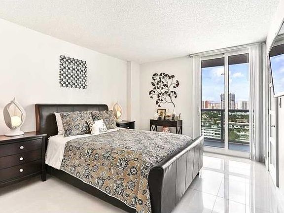 4th image of 100 Bayview Dr APT 1529E