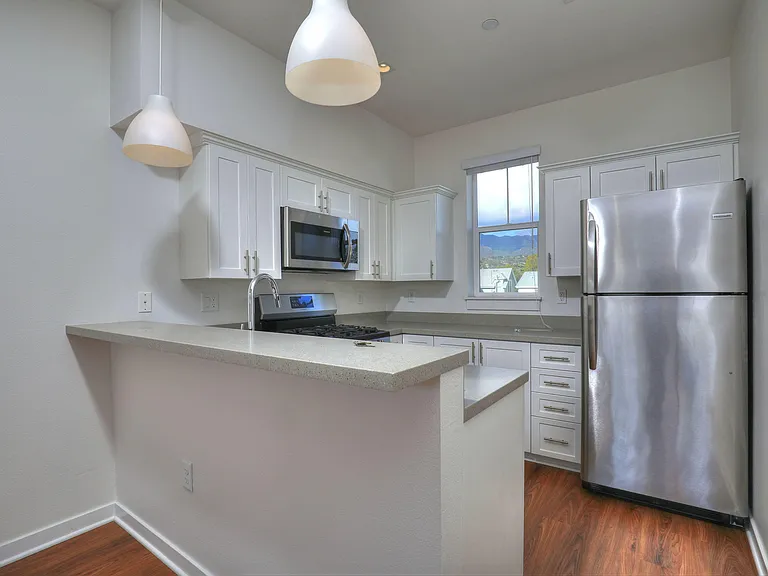 322 W Micheltorena St #D — Photo 5