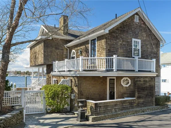 289 Riverside Dr, Tiverton, RI 02878