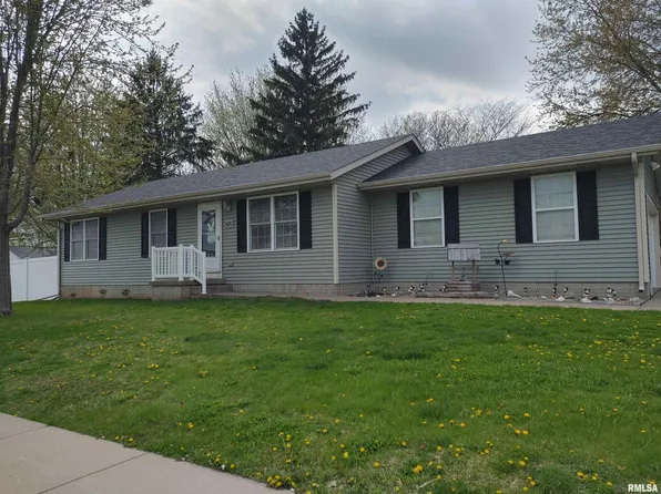 5820 N Division St, Davenport, IA 52806