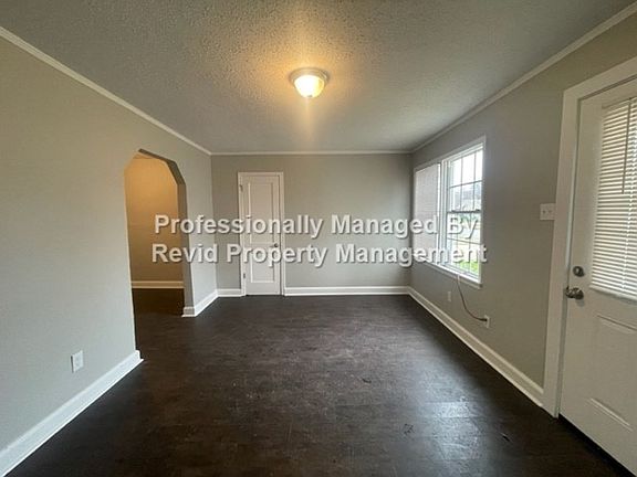 2nd image of 152 Eastview Dr #154