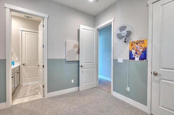 2995 Middlebury Dr — Photo 28